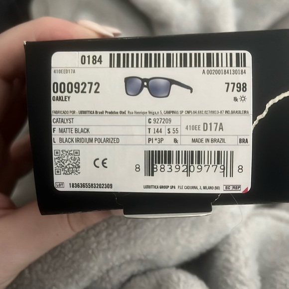 Oakley Catalyst Sunglasses NWT - Picture 1 of 6
